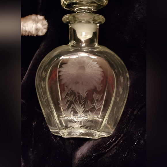 Vintage Other - Etched Flower Whisky Whiskey Liquor Vintage Decanter 8.75"h